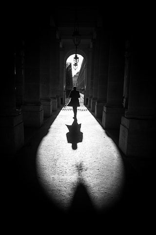 Série Paris Lumière Noire - photographie de Michel Setboun "Le cœur du Palais Royal"