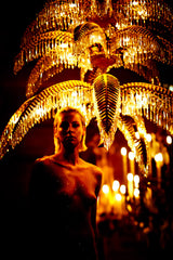 Série "Seven Nights" - Hoffman Palm chandelier - Photographie Eric Ceccarini et lustre Régis Mathieu