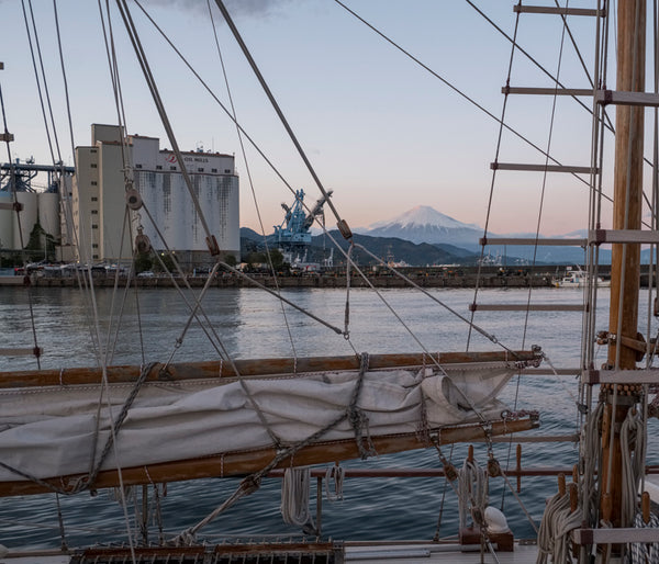 "Japon, Shimizu, le voilier" Photographie d'Éric Bénard