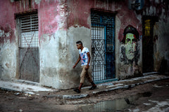 Photographie de Sarah Caron - Série En la Calle - "El hombre nuevo" - La Havane