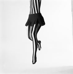 Collection Haute Couture "Collants Pierre Cardin N°3" photographie de Peter Knapp
