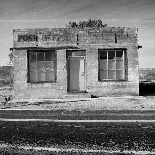 Série Attractions Américaines "Post office in Mojave desert" photographie de Nicolas Auvray