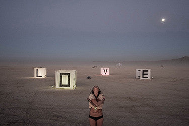 Photographie d'Eric Bouvet "LOVE" Burning Man, Nevada 2016
