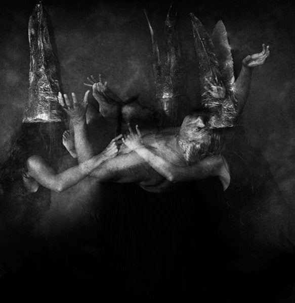 "Vuelo de brujas" photographie de Mitar Terzic - Série "Lemuria"