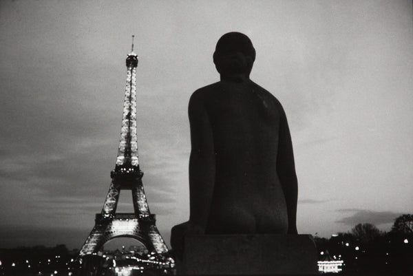"Tour Eiffel et statue" Photographie de Michel Giniès
