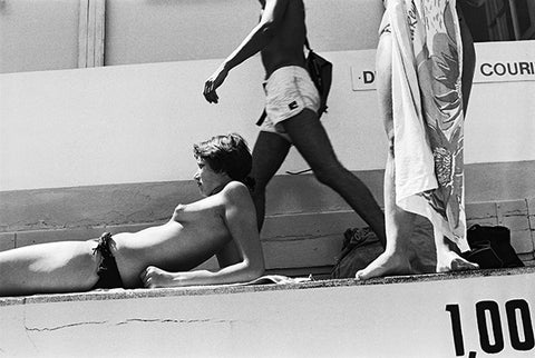 Gil Rigoulet " Molitor, allongée sur le bord de la piscine " - Été 85 -