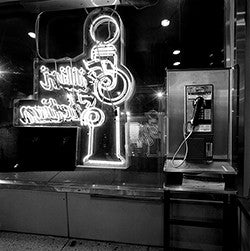 Nicolas Auvray "Phone Booth at the diner" série Attractions Américaines